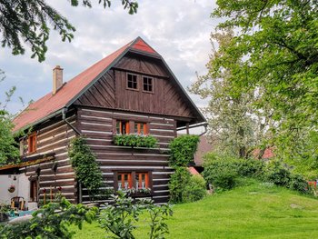 Vesec u Sobotky - traditionelles Holzhaus