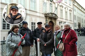 Mitglieder der Landesarbeitsgemeinschaft Netzwerke Europäische Linke beim Protest vor der US-Botschaft in Prag