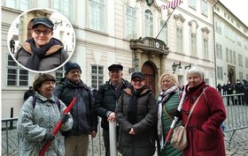 Mitglieder der Landesarbeitsgemeinschaft Netzwerke Europäische Linke beim Protest vor der US-Botschaft in Prag